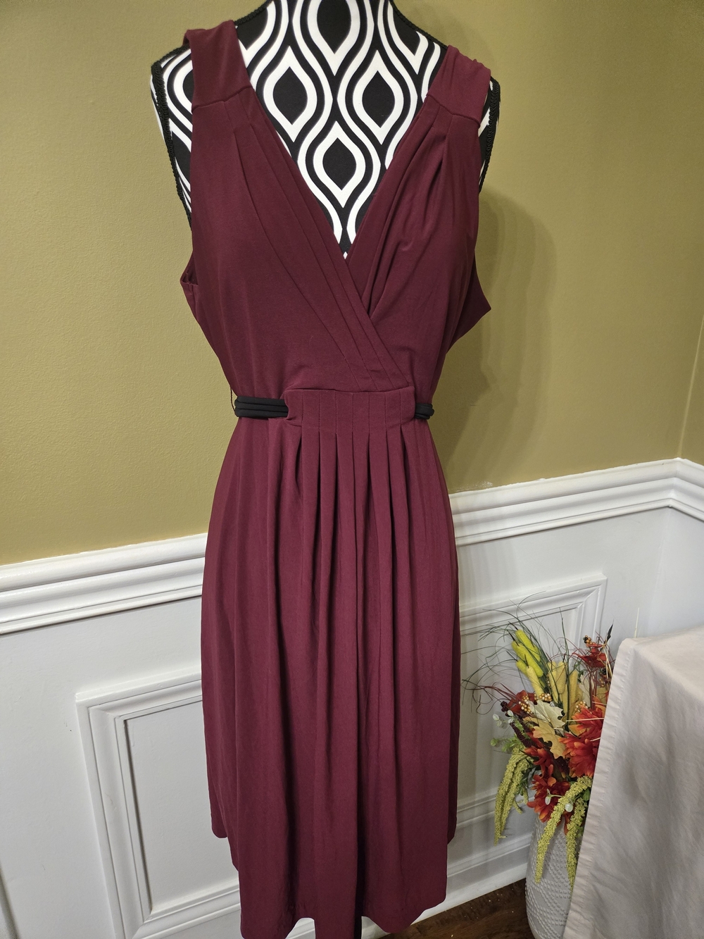 NEW Elegant Burgundy Sleeveless Wrap Dress Tie Back - Large